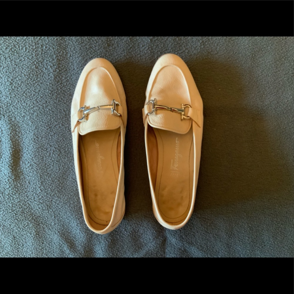 Salvatore Ferragamo leather flats size 5M